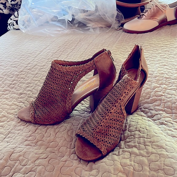 Fergie brow open toed heels size eight 1/2 - Picture 1 of 2